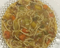 Sopa de macarrão com legumes