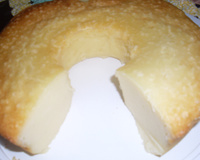 Bolo de carimã com leite condensado