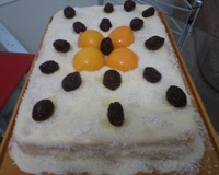 Bolo com recheio de ameixa e pessêgo da mamãe Cida