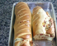 Pão caseiro recheado com calabresa