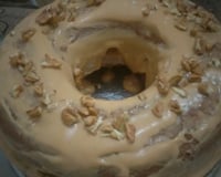 Bolo de nozes com doce de leite