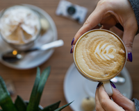 Nada melhor do que um café quentinho! saiba como preparar a bebida de maneira profissional sem sair de casa