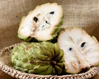 Nem fruta-do-conde, nem baunilha: a fruta que parece ser uma, mas com sabor de outra