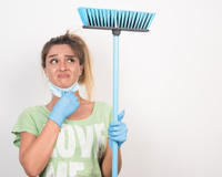 A vassoura nunca mais fica com pelos e cabelos enrolados desde que eu comecei a usar esse item