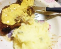 Filé mignon ao molho de mostarda com risoto de alho-poró