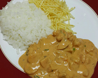 Estrogonofe de camarão