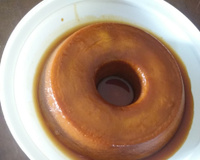 Pudim de banana com cobertura de brigadeiro