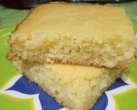 Bolo de aipim batido a mão