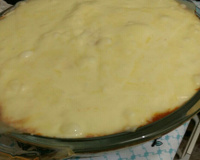 Escondidinho de requeijão com carne moída