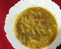 Sopa de feijão com macarrão