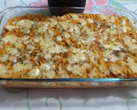 Pra comer hoje à noite: macarrão na panela de pressão com carne moída é perfeito para um jantar prático