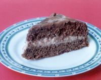 bolo de chocolate com  recheio   de coco