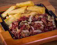 Carne seca acebolada