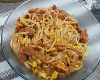 Macarrão com salsicha delícia