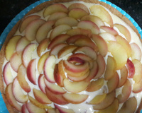 Torta de maçã caramelizada com castanha-do-pará e mousse de leite condensado cozido