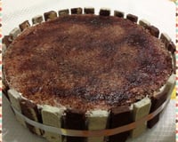 Bolo de chocolate recheado com mousse de doce de leite