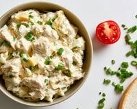 Fiz o frango cremoso com batata crocante que viralizou nas redes e agora não quero outra coisa para o almoço: é prático e muito saboroso
