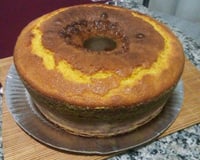 Bolo de fubá com goiabada