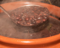 Temperar feijão antes de cozinhar: nova polêmica do Tiktok gera dúvidas e o TudoGostoso vem dar a resposta!