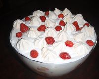 Merengue de morangos e pêssegos cremoso