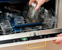 Problema com a porta da máquina de lavar louça: a Bosch explica o que você deve fazer após o término do ciclo de lavagem