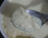 Bolo de caneca de chocolate branco