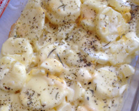 Batata gratinada com requeijão e ervas