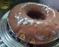 Bolo de cenoura com cobertura de chocolate