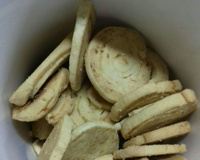 Biscoito medalhão de queijo parmesão