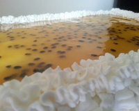 Bolo delicioso de mousse de maracujá