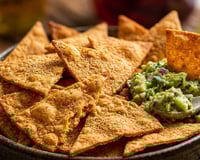 Doritos caseiro: versão feita com farinha de aveia e fubá é muito mais saudável e igualmente crocante