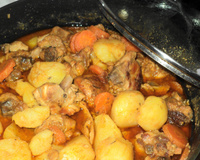 Frango de panela com batatas à moda Rosimeire maravilhoso