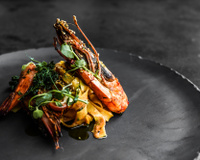 Um mergulho na alta gastronomia sem sair de casa com a série Hotéis que valem a viagem