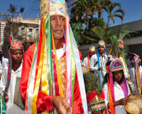 Festas de Agosto de Montes Claros: cortejo de fé com muito colorido