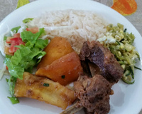 Costela com mandioca na cerveja