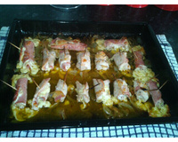 Rolinhos frango, bacon e queijo