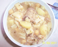 Sopa de grão-de-bico e costelinha