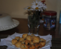 Bolinhos de arroz e queijo parmesão