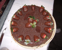 Torta mousse de chocolate branco com creme de chocolate preto