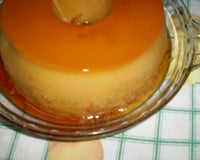 Pudim de doce de leite com coco queimado