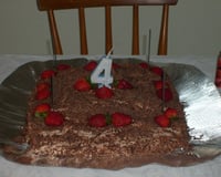 Bolo de chocolate com morango