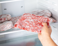 Congelar carne no dia em que ela está prestes a estragar: truque de gênio ou erro?