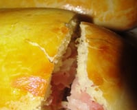 Pão de batata recheado