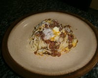 Macarrão com carne moída e calabresa