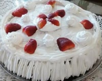Bolo de morango com chantilly