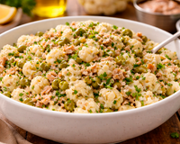 Parece maionese de batata, mas é uma salada de couve-flor com atum muito mais leve que virou meu jantar favorito