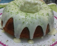 Bolo fácil de limão com cobertura