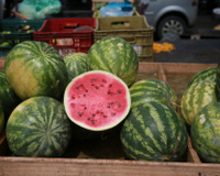 Existe um truque bastante simples para saber qual melancia escolher no mercado: se ela tem uma mancha branca ou não