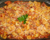 Nhoque de batata com molho de linguiça de churrasco