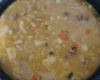 Mocotó com dobradinha, feijão branco e legumes da Vanessa